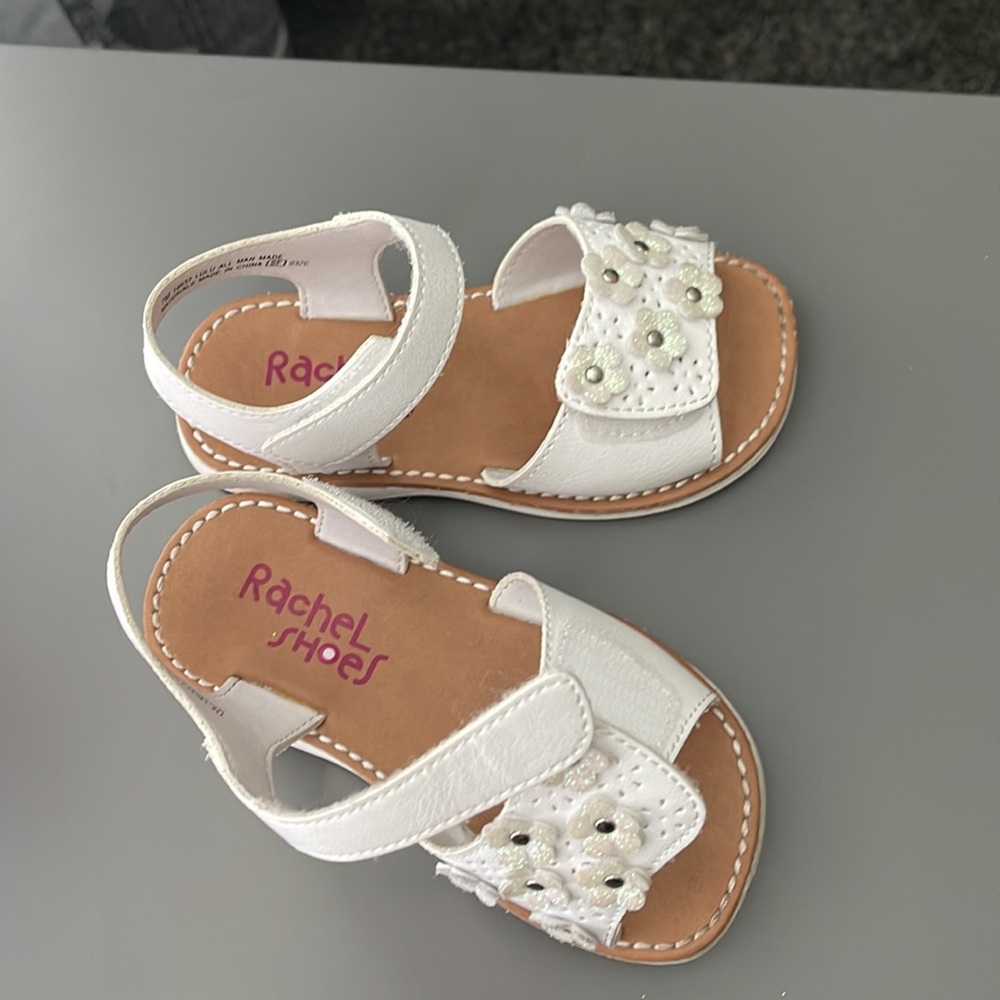 Toddler girl sandals (worn few times) - Picture 4 of 4